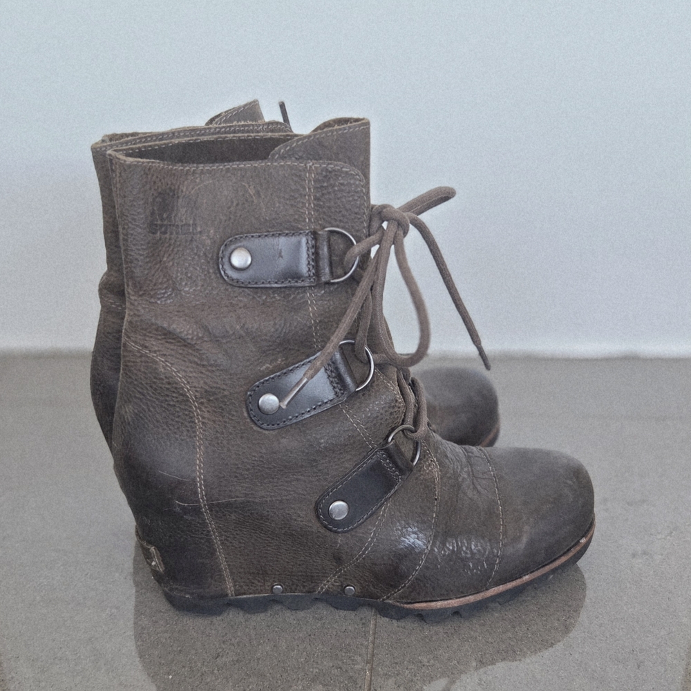 Sorel Women's Brown Leather Boots